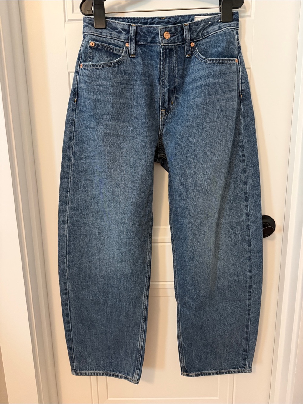 GAP Curvy Barrel High Rise Jeans in Blue Denim - Picture 2 of 6